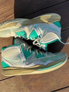 Nike Kyrie Infinity Men’s Basketball Shoes “Keep Sue Fresh” size 10.5